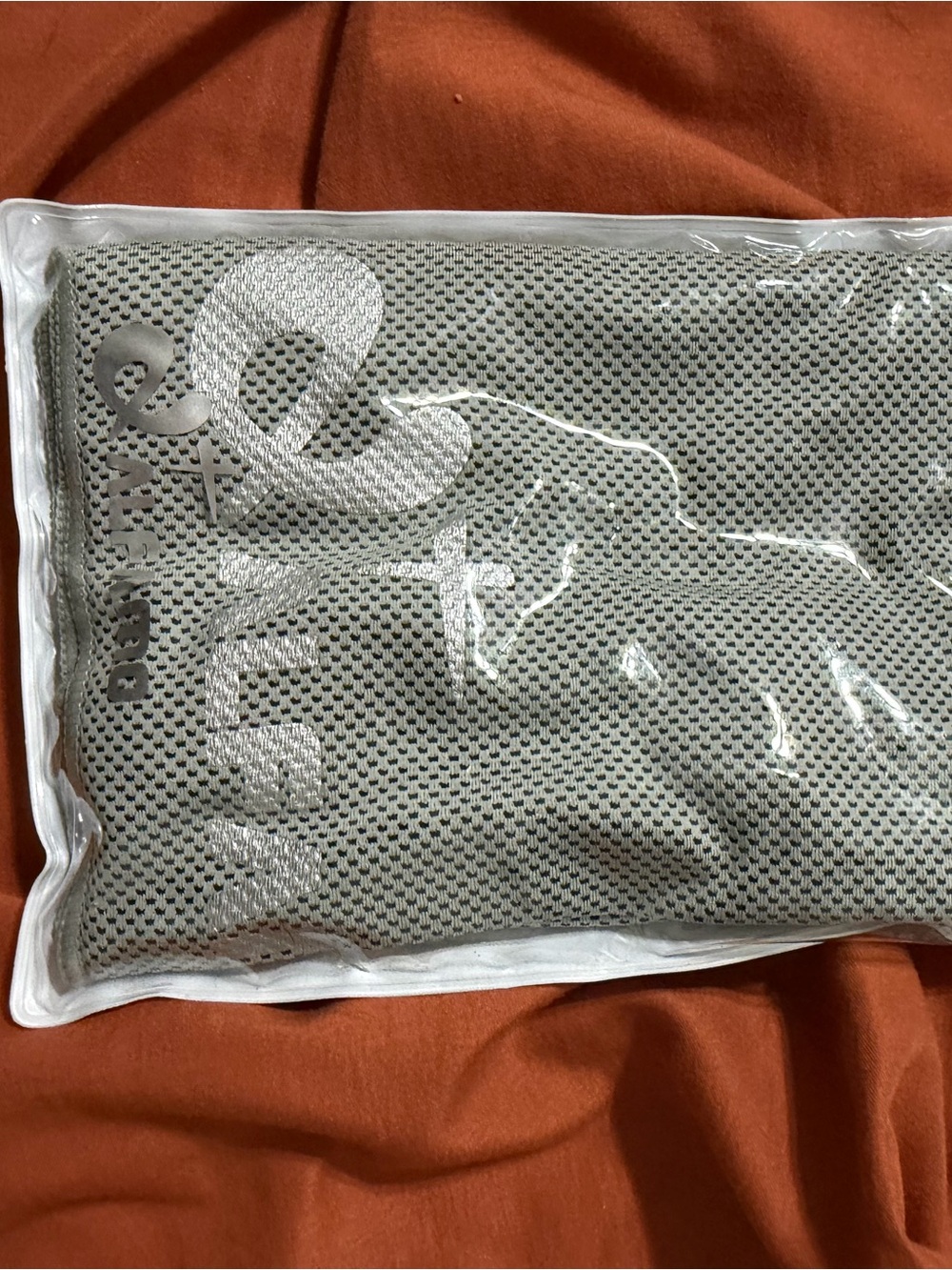 Instant cool cloth